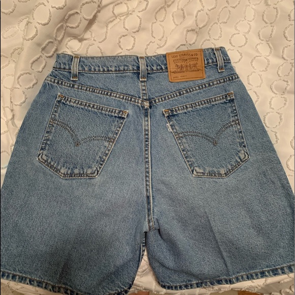 Vintage Levi 950 Relaxed Fit Shorts - Picture 1 of 4